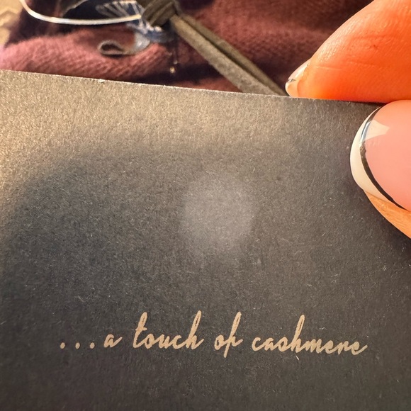 Women's SWTR V-Neck a touch of cashmere Sweater - Burgundy NWT - Picture 4 of 8